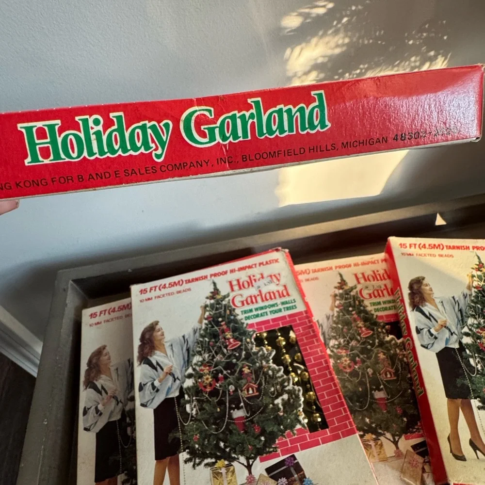 Vintage 15ft GOLD Tarnish Proof Plastic beaded Christmas Garland (6) New in Box